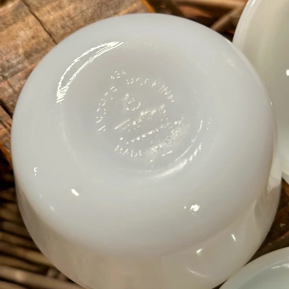 Anchor Hocking Set of Fire King Milk Glass Oven Proof Custard Cups or Ramekins - Picture 5 of 9